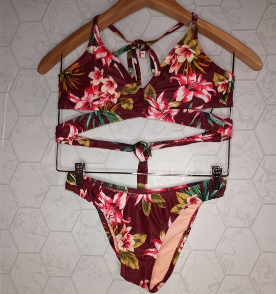 Shade & Shore wrap halter plum floral bikini set - Picture 5 of 12